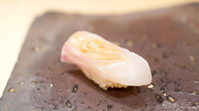 鮨まつもと - 料理写真:鯛