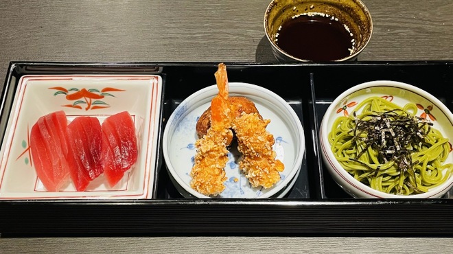 懐石料理 三島屋 - 料理写真:お子様膳鮪3貫蕎麦おかず少々1500円税込