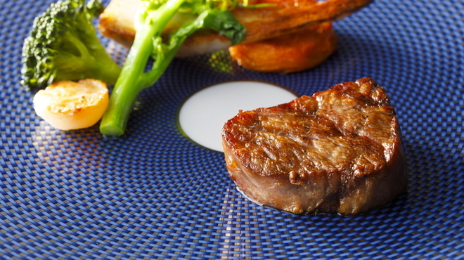 MILANO｜GRILL - 料理写真:甘くてコクのある脂が特徴の佐賀牛のサーロイン