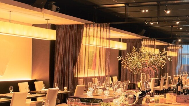 restaurant hache - 内観写真: