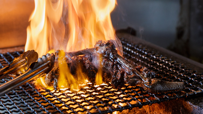 地どり炭火焼 鳥まる - 料理写真:福島区で「骨付き一本焼き」が食べれるのは「鳥まる」だけ！！
