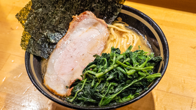 宗八 - 料理写真:ラーメン＋（ノリ・ホウレン草）トッピング週替りサービス