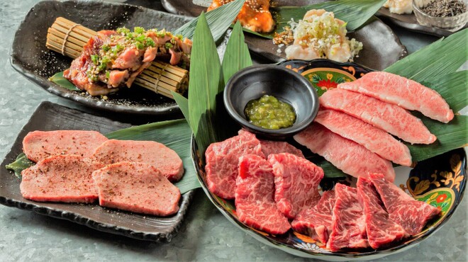 炭火焼肉 昭和ホルモン - メイン写真: