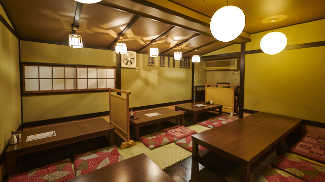 八重寿 - メイン写真:掘りごたつ席