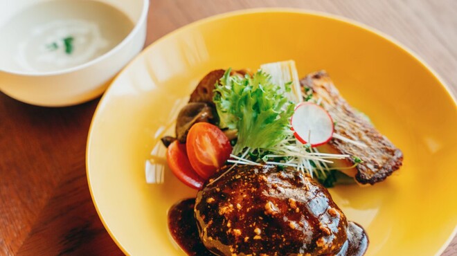 洋食屋ケムリ - 料理写真: