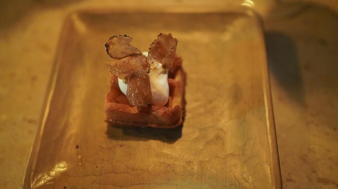 FRANZ - 料理写真:クリームワッフル、黒トリュフ乗せ