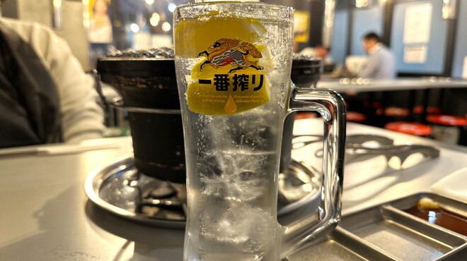 ホルモン みや美 - ドリンク写真:淡路島産無農薬レモンのレモンサワー