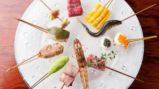 キュイジーヌ・ド・オオサカ・リョウ - 料理写真:大阪の味として親しまれている『串揚げ』。旬の食材を使い、季節ごとのおいしさが楽しめます。