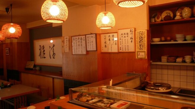 すし屋の芳勘 - 内観写真:広い店内