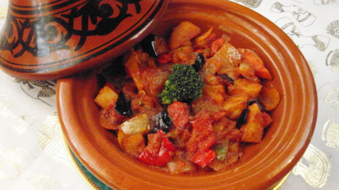 Nefertiti Tokyo - 料理写真:タジン鍋を使った煮込み料理は、お野菜もお肉もヘルシーに頂けるので、女性に人気です。