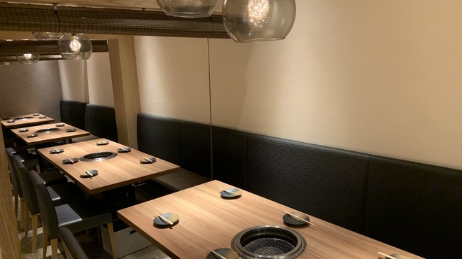 精肉卸問屋直営焼肉店 牛次郎 - メイン写真: