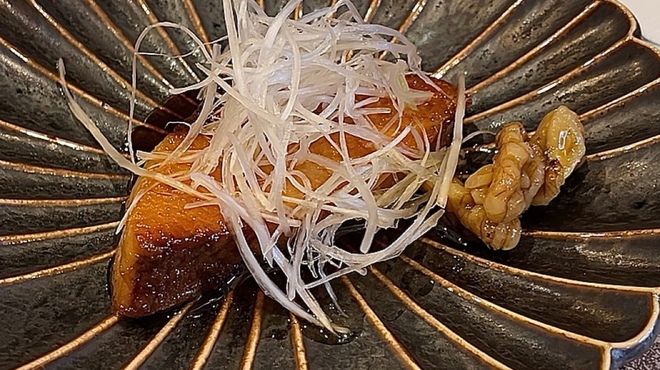 祇園 みずおか - 料理写真:氷見産の寒鰤の照焼に白髪葱と胡桃
