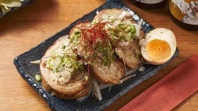 モダン空間 ・ 京紅地鶏刺し・クラフトビール 呑衆ノ鶏 - メイン写真: