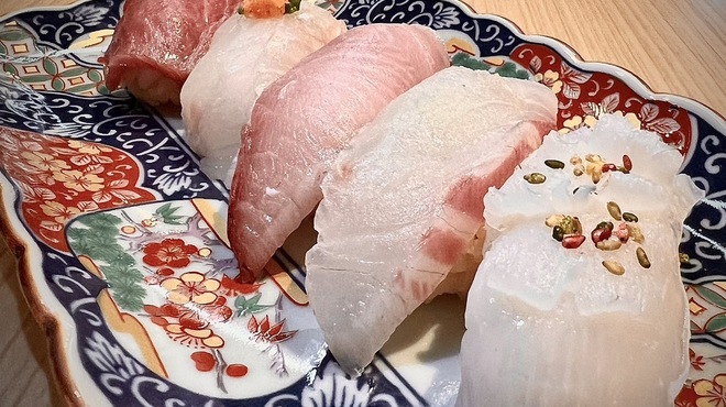 Sushi Sakaba Sushitofuji - メイン写真: