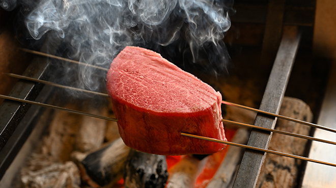WAGYU UTOKA - 料理写真:炭火焼き