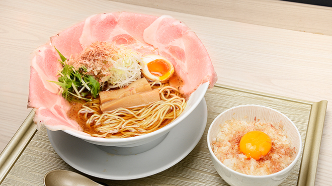 醤油らーめん ピース - メイン写真: