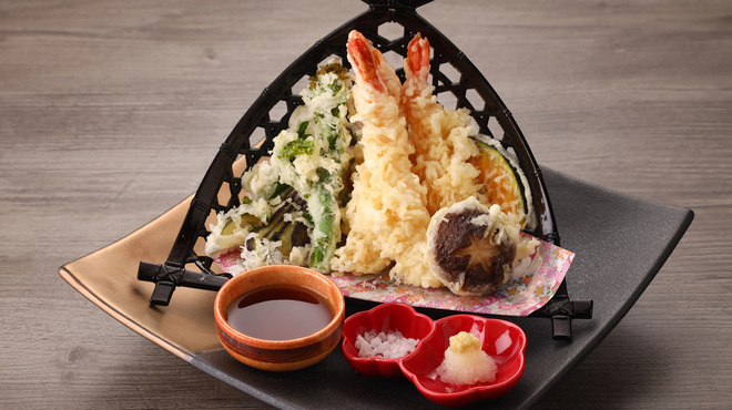 Sendai Baru Musubi - 料理写真:天ぷら盛り合わせ