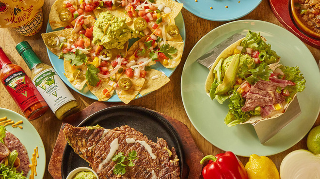 TEX MEX DINER バーボンハウス - ドリンク写真:肉とアボカド