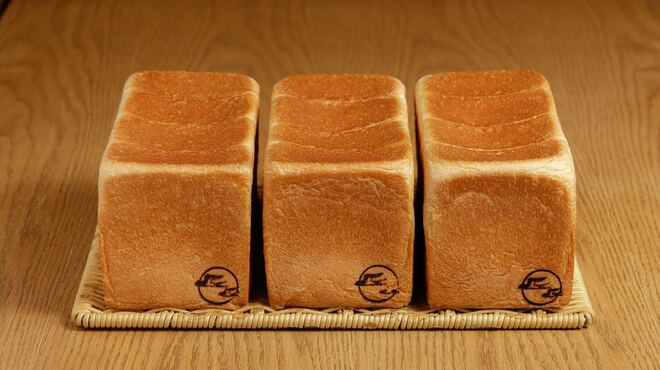 天然酵母の食パン専門店 つばめパン&Milk - メイン写真: