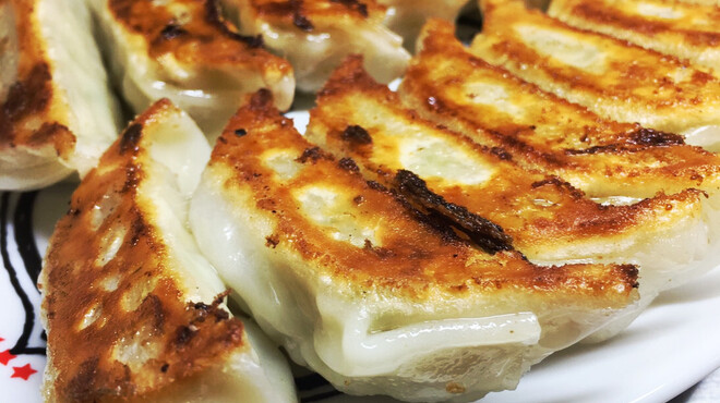 餃子屋 赤星 - メイン写真: