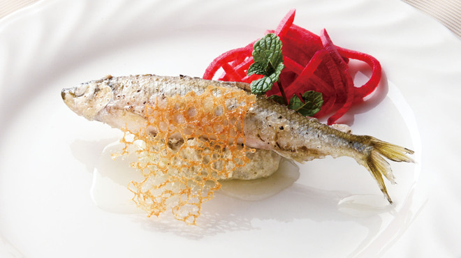 王様の食卓 - 料理写真:大沼産ワカサギのコンフィ