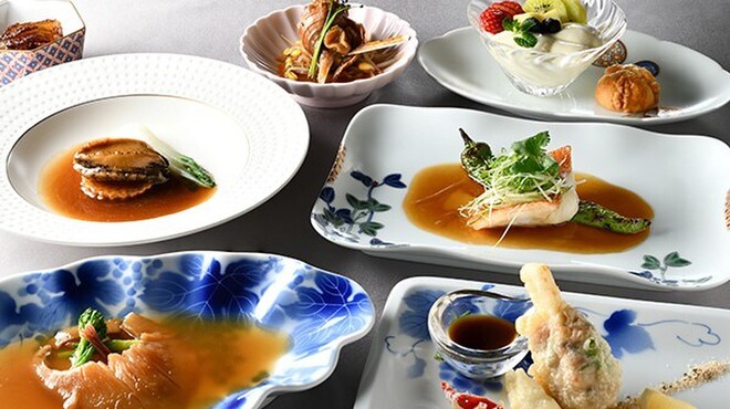 ALMOND BLOSSOM TOKYO CHINESE RESTAURANT - メイン写真: