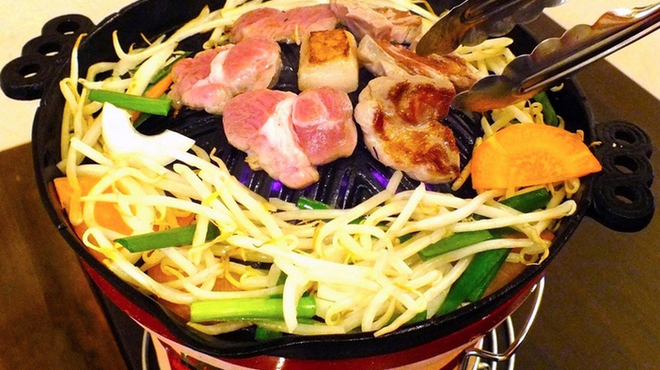 ジンギスカン らむすけ - 料理写真:肉から出る余分な脂や水分を落とすからおいしく焼き上げます♪