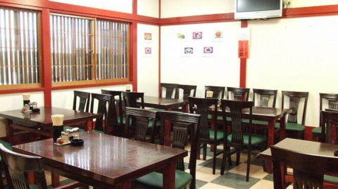 中国料理 金春新館 - 内観写真:1Ｆには、気軽に使えるテーブル席がございます。