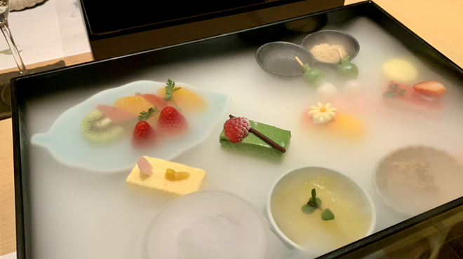 一寿し - 料理写真:モクモク 煙が 落ち着いてくると スイーツが あらわれます