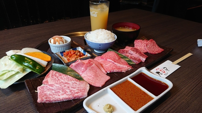 Yakiniku Marumiya - 料理写真: