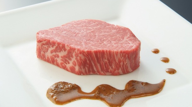 一頭買焼肉　醍醐 - 料理写真:特製シャトーブリアン
