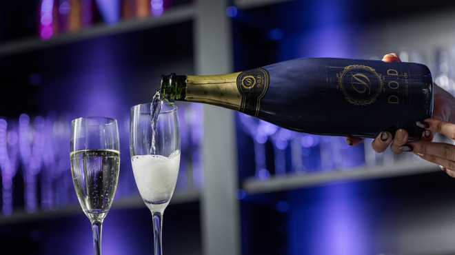 luxury bar&dining D.O.D - メイン写真: