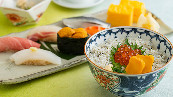 海彦 - 料理写真:にぎり鮨といくらしらす丼