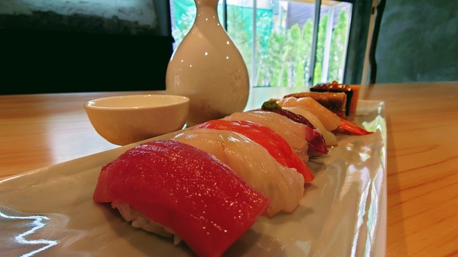 鮨ト酒 ナカニワ - メイン写真: