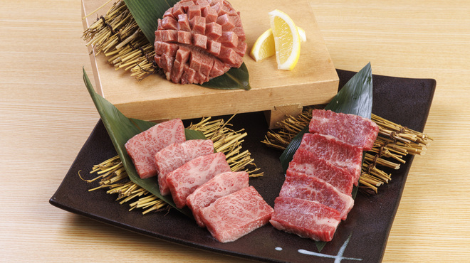 焼肉ホルモンゆうじ三木店 - メイン写真: