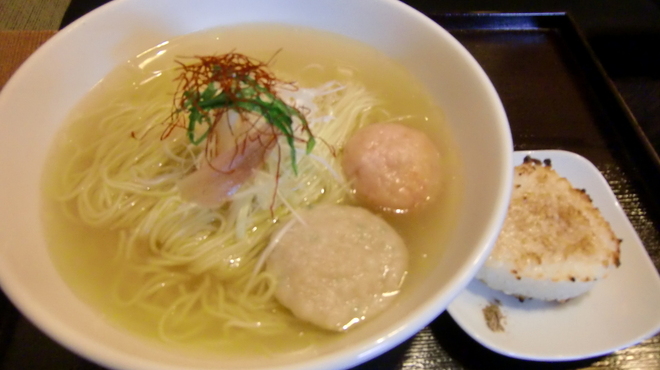 麺屋海神 - 料理写真:塩らぁめんへしこ焼きおにぎり付き