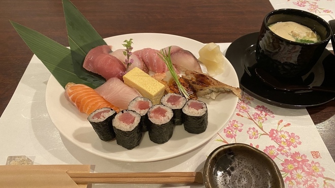 Sushi Dainingu Shou - メイン写真: