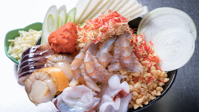 もんじゃ&鉄板 ワイン酒場 JUJUJU - メイン写真: