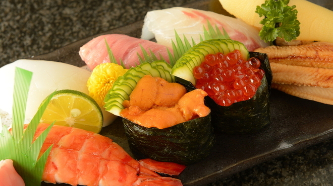 小花寿司 - 料理写真:老舗30年の技と、心意気を感じてください。