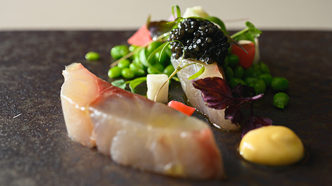 L'ETERRE - 料理写真:静岡・焼津のサスエ前田魚店より届いた活鯵の前菜