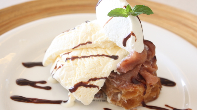 LONCAFE - 料理写真:アップルパイの中身をのせたフレンチトースト