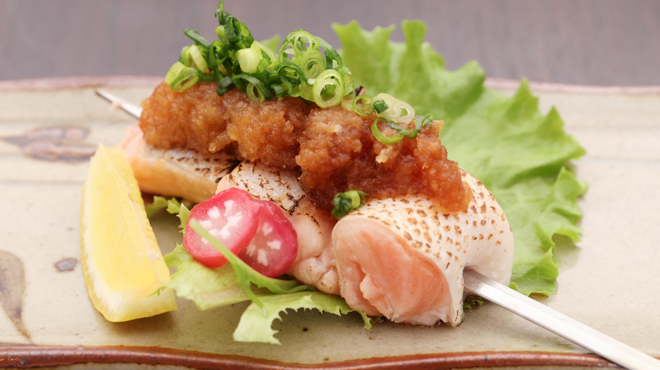 いつも月よに米のめし - 料理写真:サーモン大トロ串焼きみぞれ乗せ