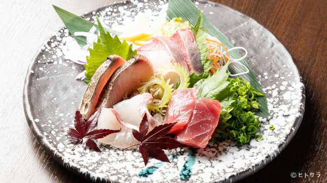 Shunsai Shungyo Tengu - 料理写真:熟成魚の旨みを堪能できる『天狗こだわりお刺身盛り合わせ』