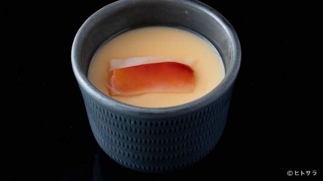Sushi Kouji - 料理写真:そっと忍ばせた季節のおいしさに心が躍る『茶碗蒸し』