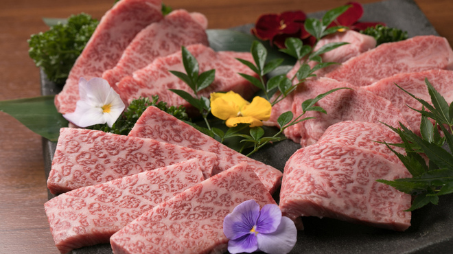 熟成ホルモン・山形牛 炭火焼肉 牛語 - メイン写真: