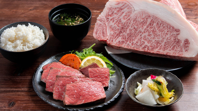 神戶牛炭火牛排・逸品 寅松之肉滴