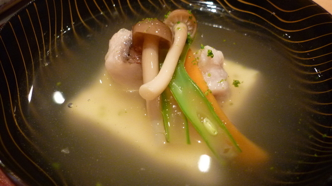 しゅん逢 紗々木 - 料理写真:☆椀物…湯葉真丈と甘鯛がキラリ光ります(*^。^*)☆