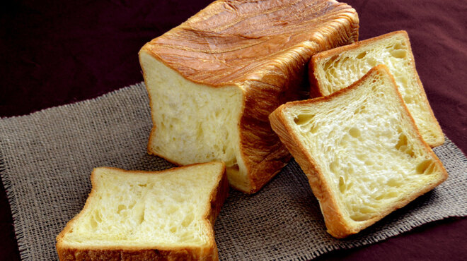 スペイン石窯パン工房 メリチェル - 料理写真:「至福のデニッシュ食パン」－ちょっとした手土産にもピッタリなプレミアムなデニッシュ食パンです。