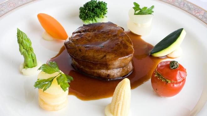 レストラン　サンヴェルジュ　メゾン - 料理写真:肉料理