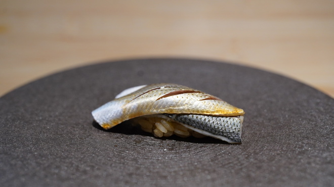 SUSHI Y - 料理写真:小鰭